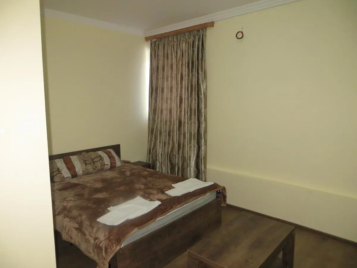 Roomer Τυφλίδα Ξενοδοχείο