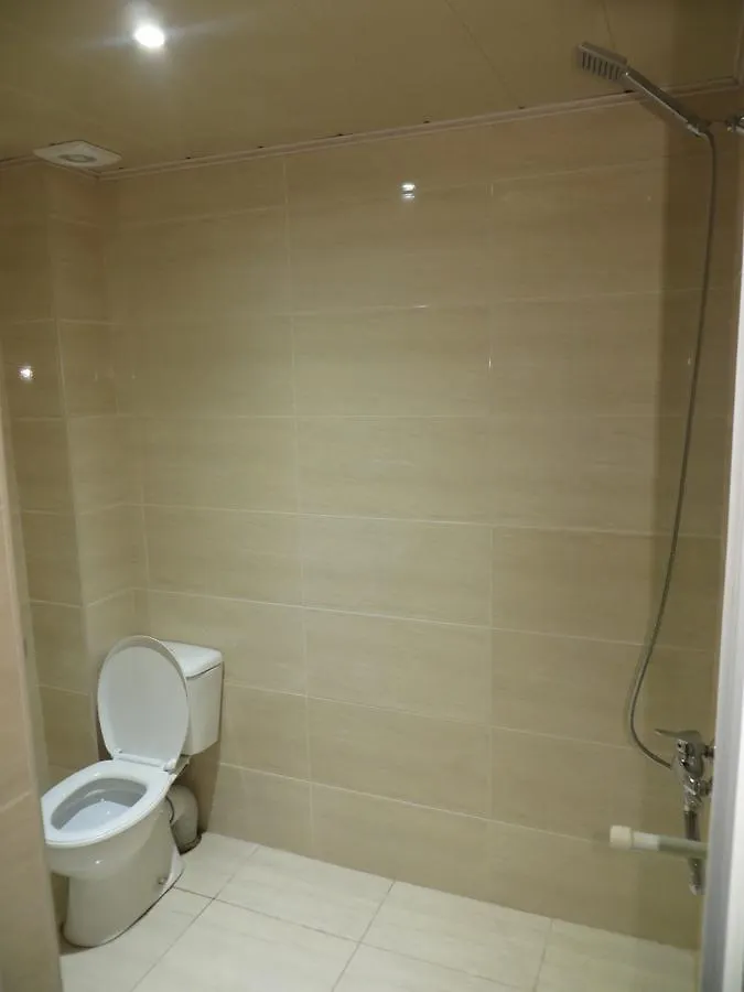 Roomer Τυφλίδα Ξενοδοχείο
